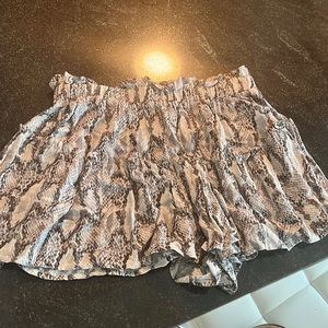 Snake skin olivacious skort size medium